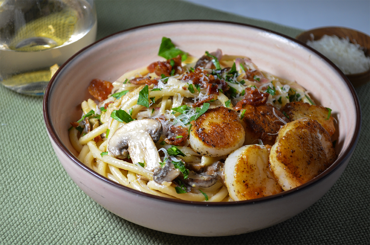 Creamy Mushroom & Scallops Bucatini